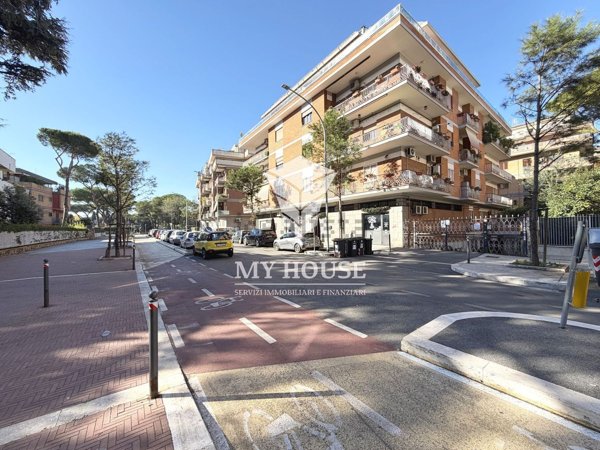 appartamento in vendita a Roma in zona Appio Claudio