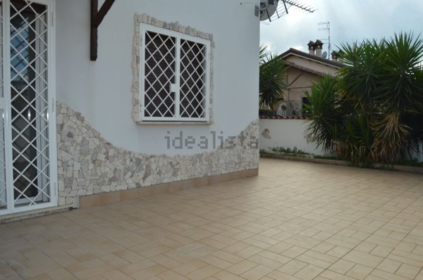 appartamento in vendita a Roma in zona Tor Bella Monaca