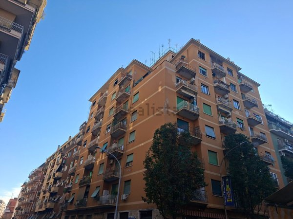 appartamento in vendita a Roma in zona Prenestino-Labicano