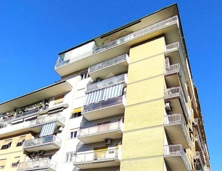 appartamento in vendita a Roma in zona Prenestino-Labicano