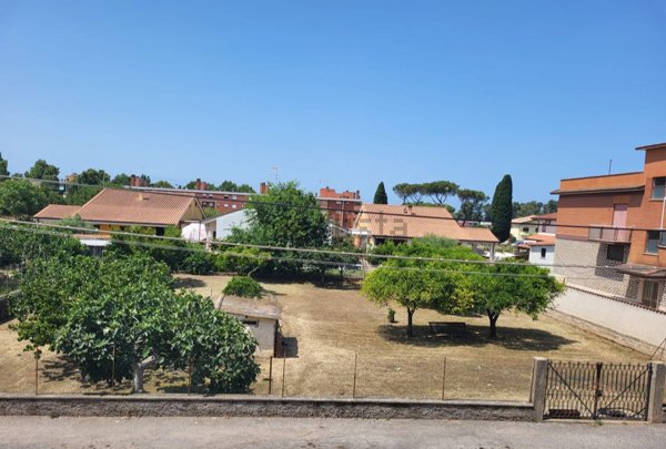 terreno edificabile in vendita a Roma in zona Casal Palocco