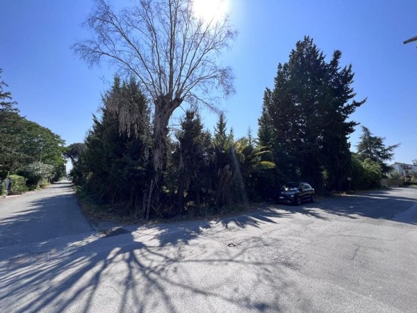 terreno edificabile in vendita a Roma in zona Infernetto