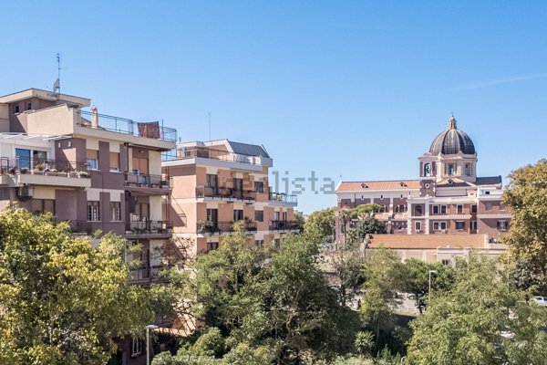 appartamento in vendita a Roma in zona Ostia
