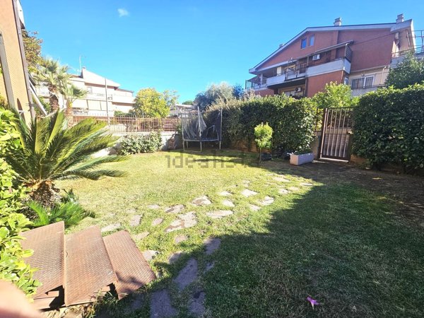 appartamento in vendita a Roma in zona Torre Gaia