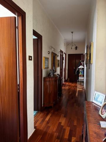 appartamento in vendita a Roma in zona Ostiense