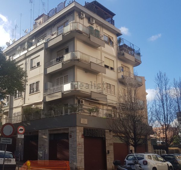 locale commerciale in vendita a Roma in zona Prenestino-Labicano