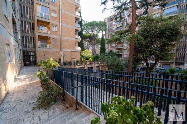 appartamento in vendita a Roma in zona Monte Sacro/Talenti