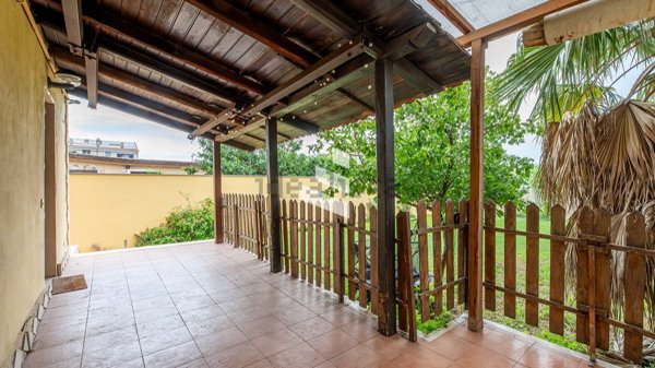 appartamento in vendita a Roma in zona Acilia