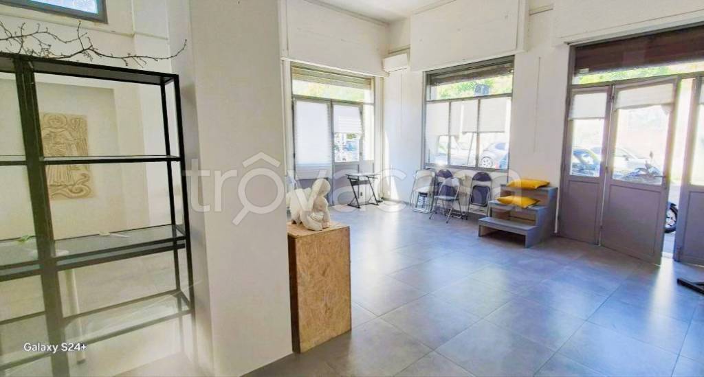 negozio in vendita a Roma in zona Ardeatino