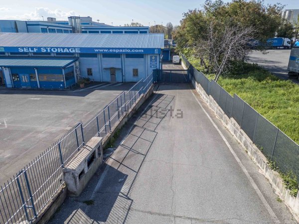 capannone in vendita a Roma in zona Tor Sapienza