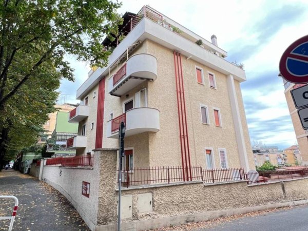appartamento in vendita a Roma in zona Portuense