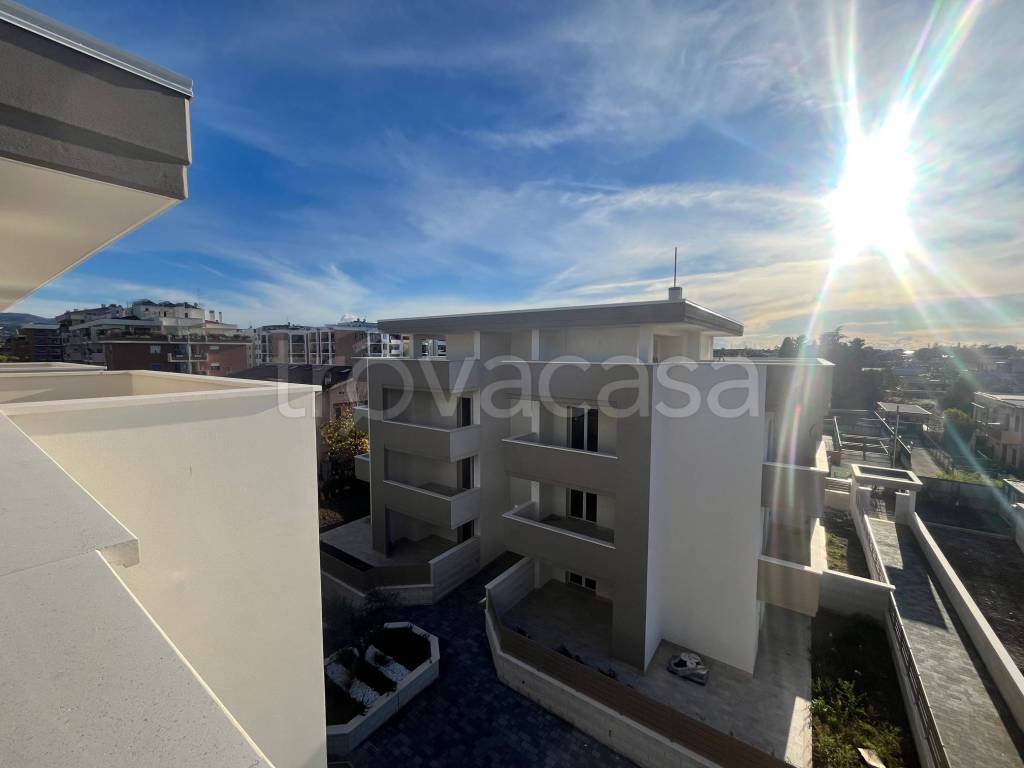 appartamento in vendita a Roma in zona Romanina