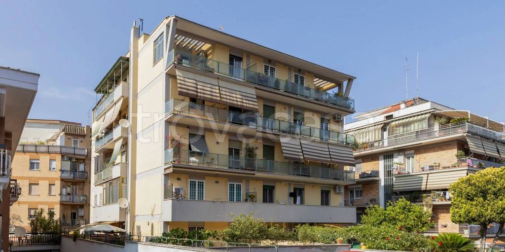 appartamento in vendita a Roma in zona Gianicolense