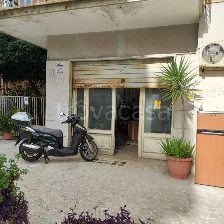 negozio in vendita a Roma in zona Torrevecchia