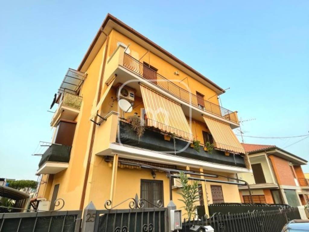 appartamento in vendita a Roma in zona Finocchio