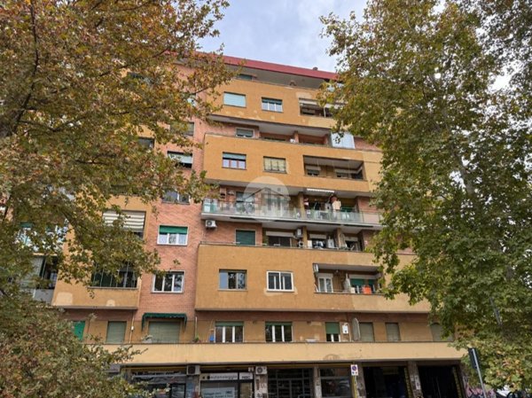 appartamento in vendita a Roma in zona Ostiense