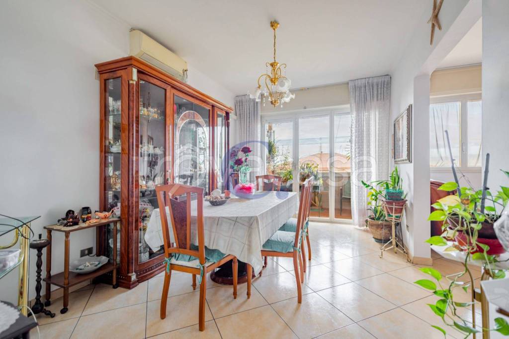 appartamento in vendita a Roma in zona Torre Maura