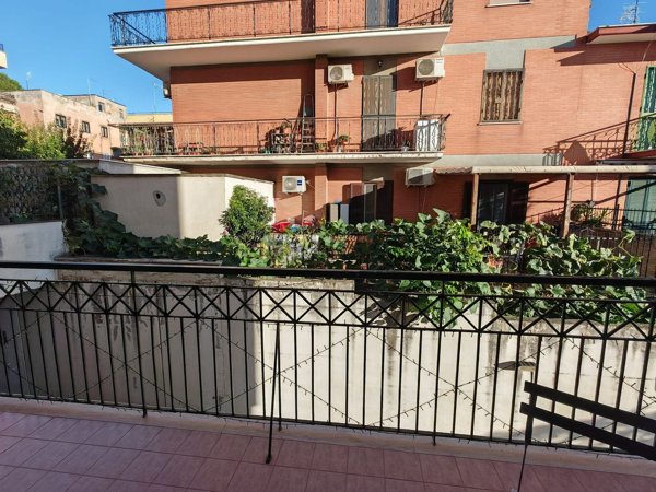 appartamento in vendita a Roma in zona Torre Angela