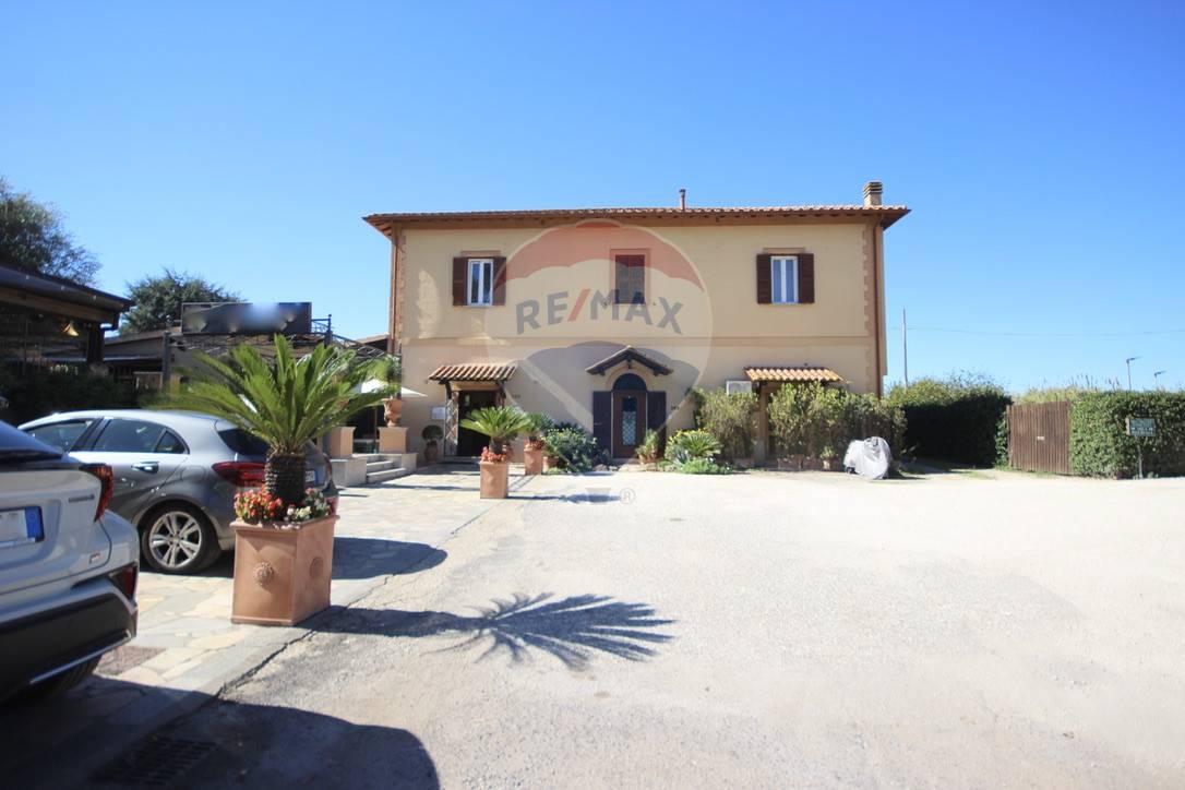 appartamento in vendita a Roma in zona Ardeatino