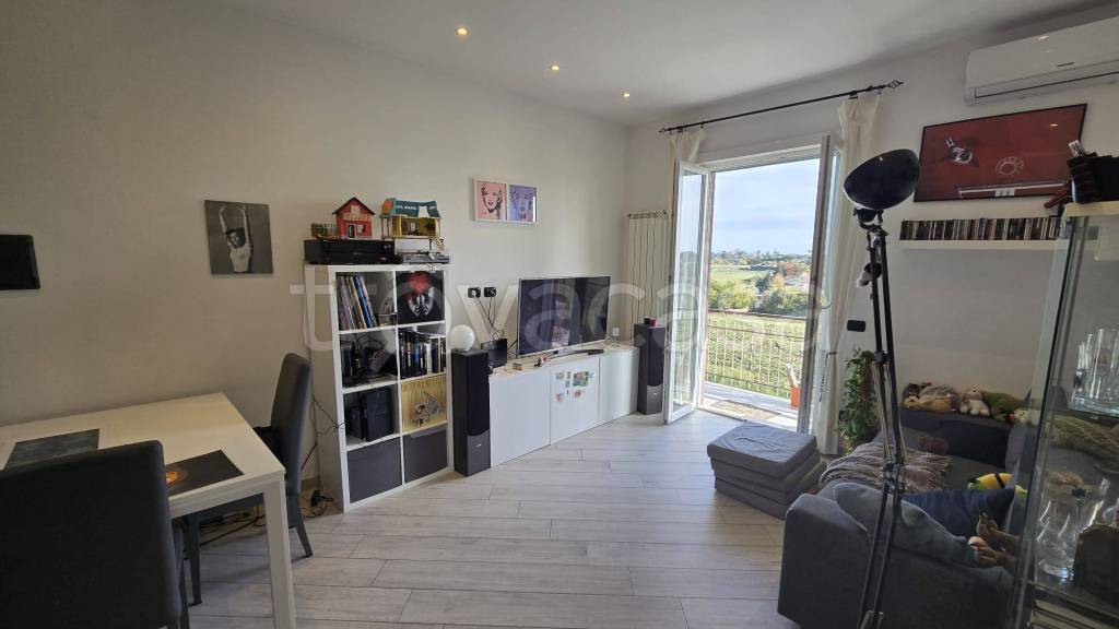 appartamento in vendita a Roma in zona Valle Muricana