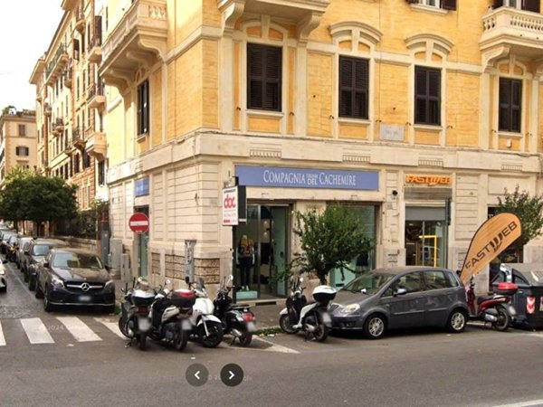 negozio in vendita a Roma in zona Salario