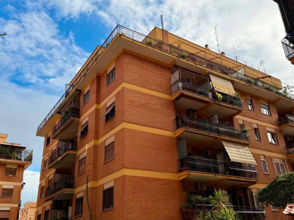 appartamento in vendita a Roma in zona Prenestino-Centocelle