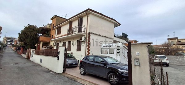 appartamento in vendita a Roma in zona Ponte di Nona