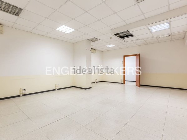 locale di sgombero in vendita a Roma in zona Romanina