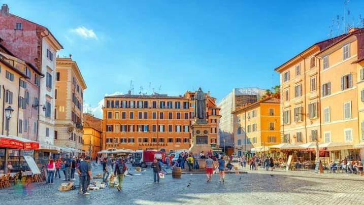 negozio in vendita a Roma in zona Rione Regola