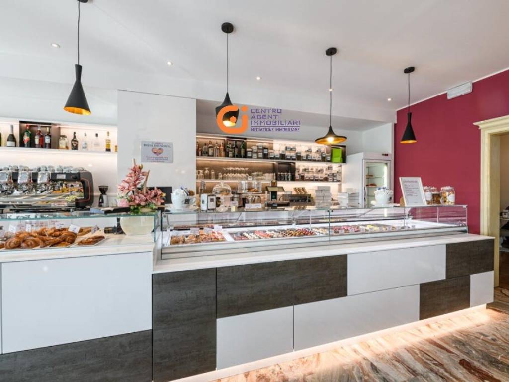 negozio in vendita a Roma in zona Trastevere