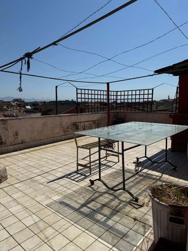 appartamento in vendita a Roma in zona Tomba di Nerone