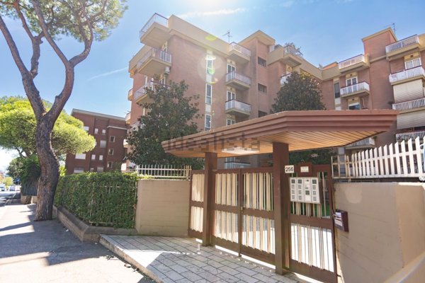 appartamento in vendita a Roma in zona Ponte Mammolo