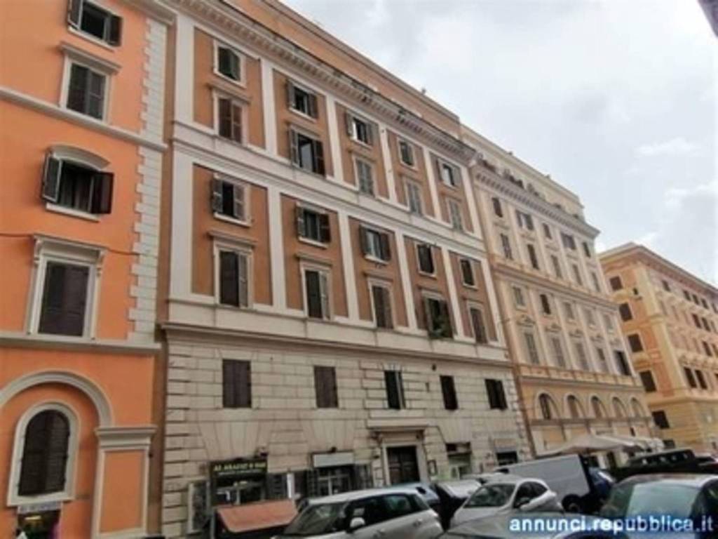 intera palazzina in vendita a Roma in zona Esquilino