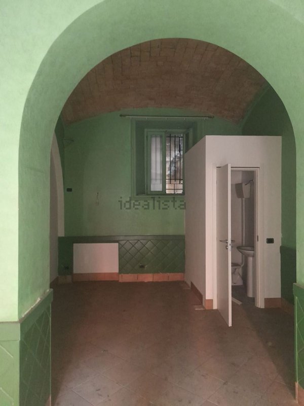 locale commerciale in vendita a Roma in zona Salario