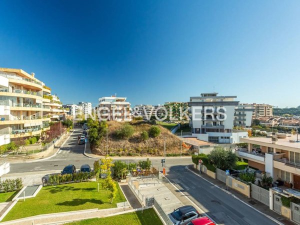 appartamento in vendita a Roma in zona Mezzocammino