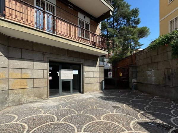 negozio in vendita a Roma in zona Tor di Quinto