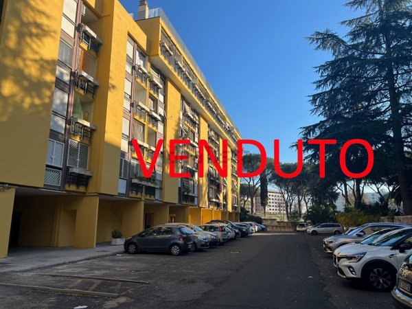 appartamento in vendita a Roma in zona Tor Bella Monaca