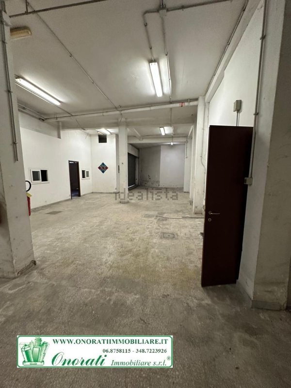 locale di sgombero in vendita a Roma in zona Finocchio