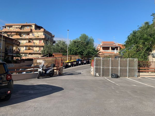 negozio in vendita a Roma in zona Portuense