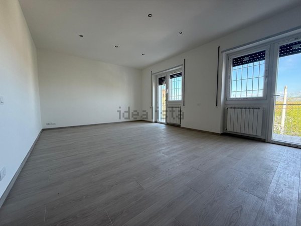 appartamento in vendita a Roma in zona Lunghezza