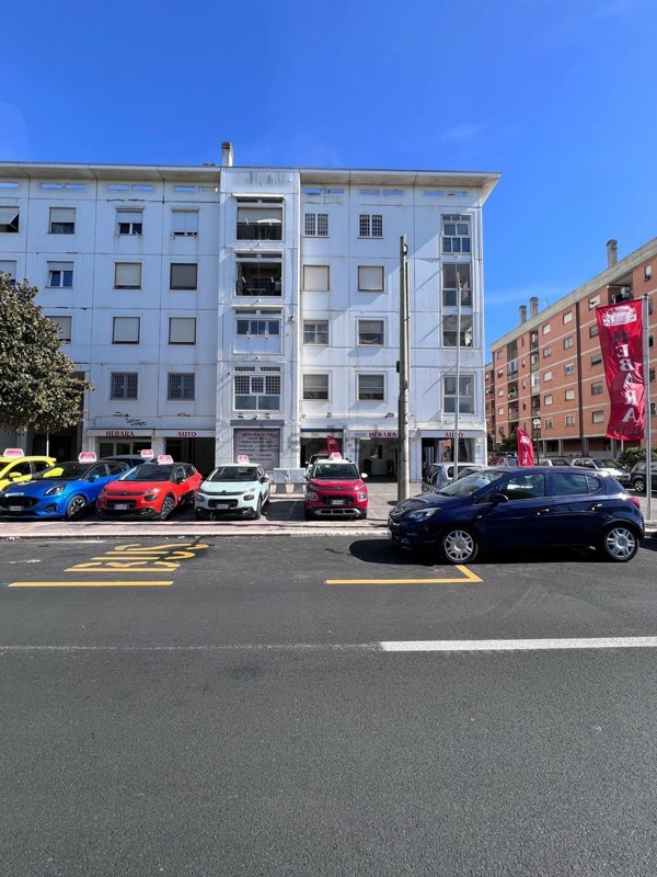 locale commerciale in vendita a Roma in zona Ostia