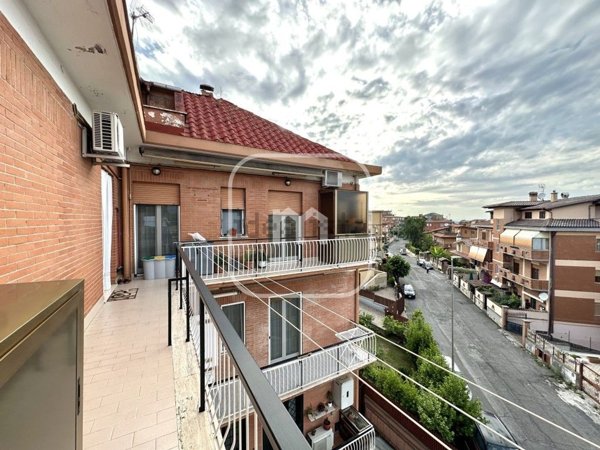 appartamento in vendita a Roma in zona Finocchio