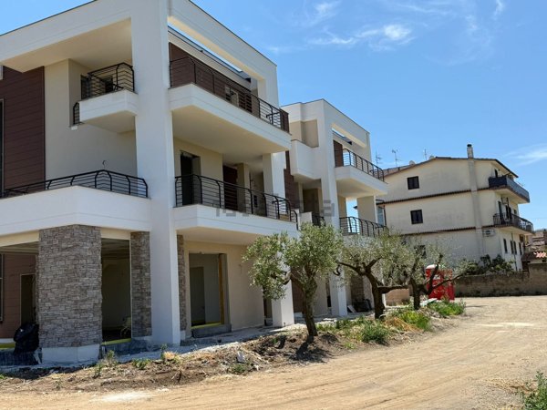 casa indipendente in vendita a Roma in zona Torre Gaia