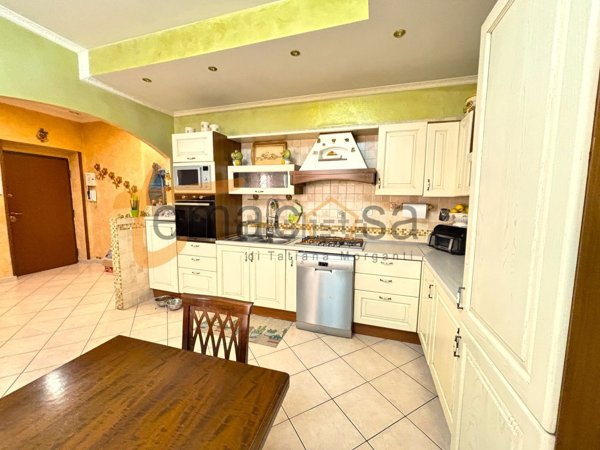 appartamento in vendita a Roma in zona Torre Angela