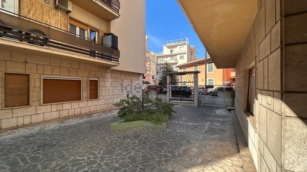 appartamento in vendita a Roma in zona Appio Latino