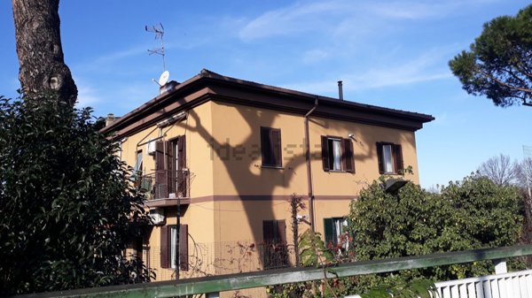 appartamento in vendita a Roma in zona Torre Angela