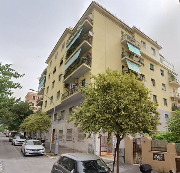 appartamento in vendita a Roma in zona Appio Latino