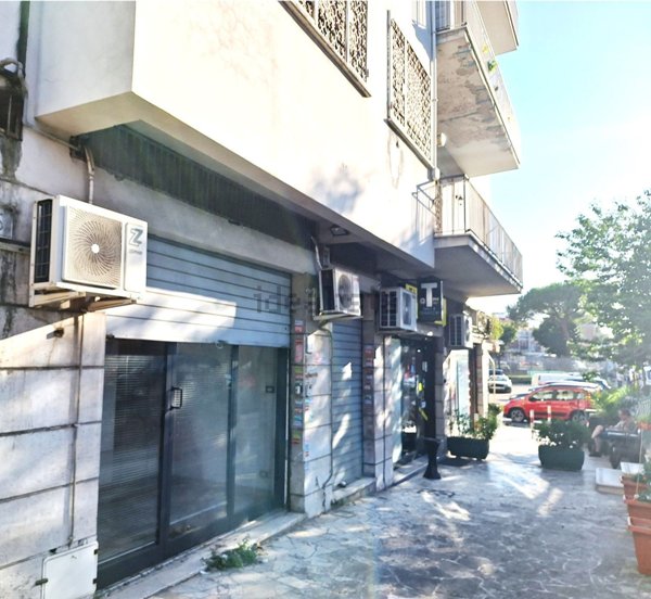 locale commerciale in vendita a Roma in zona Alessandrino