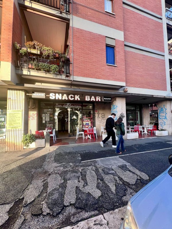 negozio in vendita a Roma in zona Ostia