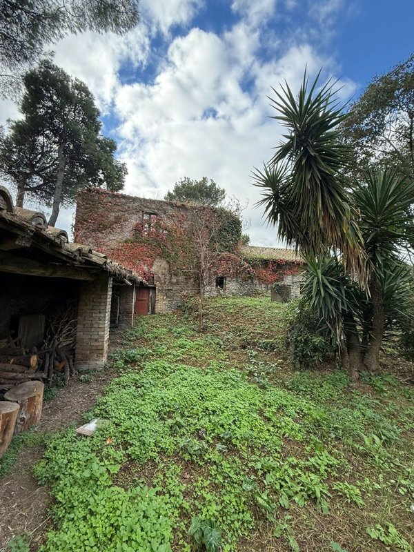 casa indipendente in vendita a Roma in zona Selvotta